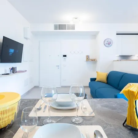 Rossana, By Short Holidays Apartment *
