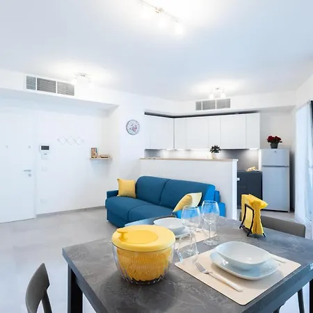 Rossana, By Short Holidays *