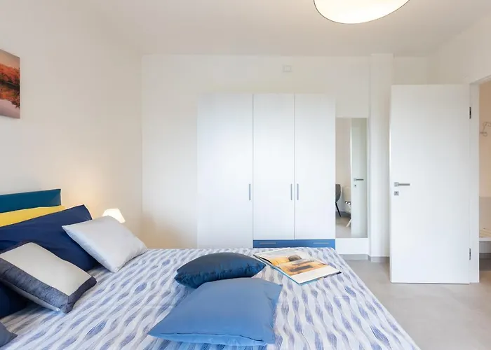 Rossana, By Short Holidays