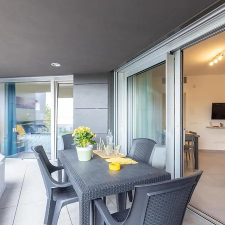 Апартаменты Rossana, By Short Holidays